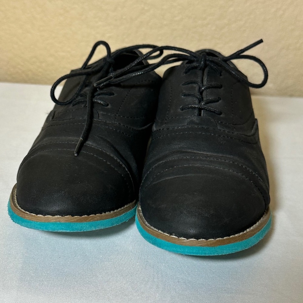 Womens Black Lace Up Oxford Shoes with Turquoise Blue Sole Cap Toe Flats